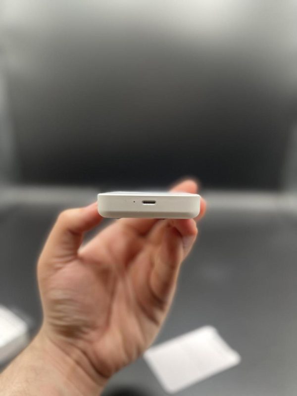 IPHONE | APPLE | MagSafe Compatible 10,000mAh Magnetic Wireless Power Bank – Fast Charging Battery Pack